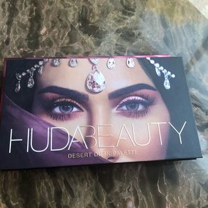 Huda Beauty Desert Dusk Palette